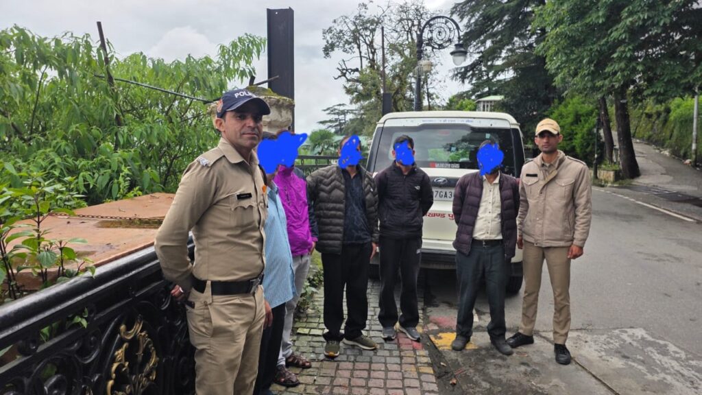 टैक्सी चालकों के दो गुटों में विवाद, पाँच व्यक्तियों के विरुद्ध की गई कानूनी कार्यवाही।