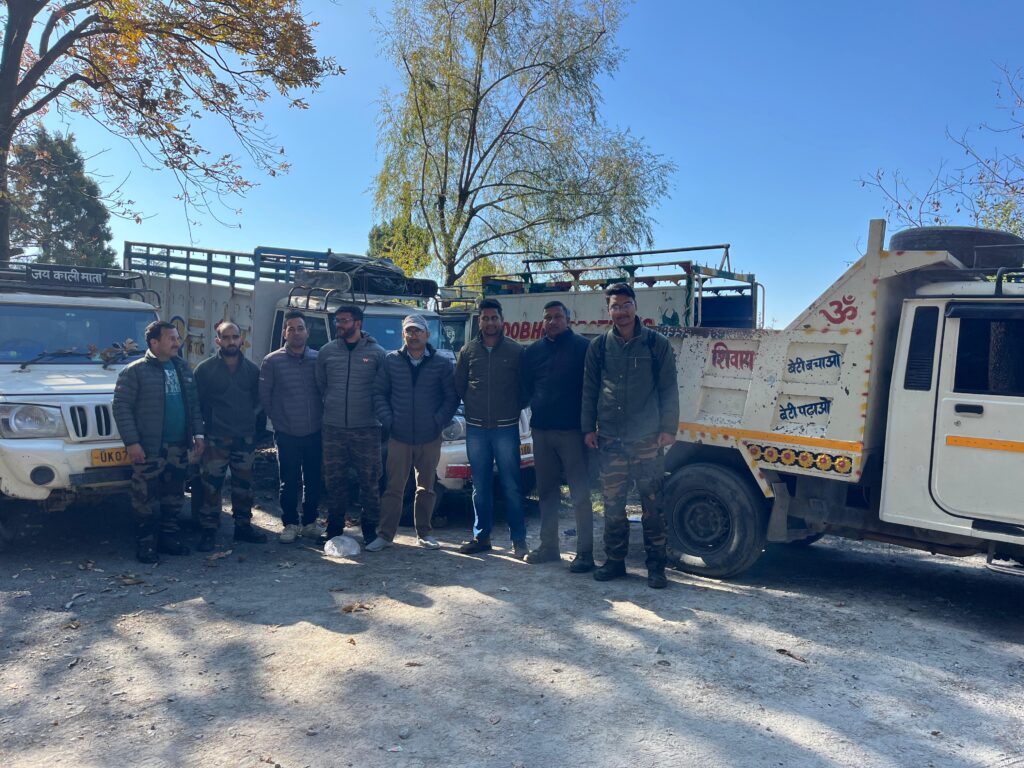 वन विभाग मसूरी की बड़ी कार्यवाही,  अवैध रूप से अभिवहन करते तीन पिकअप वाहनों को किया सीज